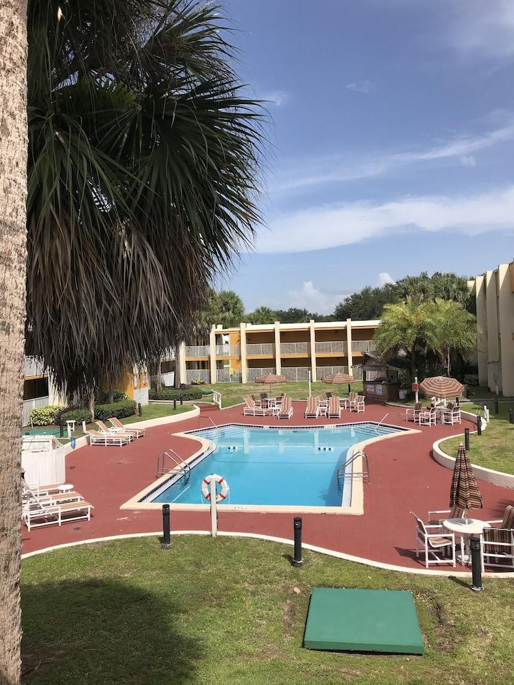 Days Inn & Suites By Wyndham Clermont Kültér fotó
