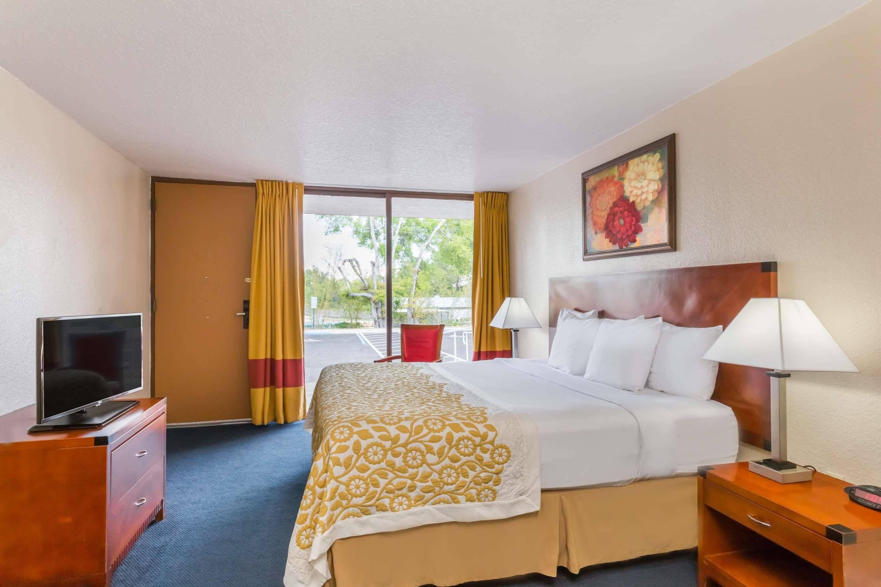 Days Inn & Suites By Wyndham Clermont Kültér fotó