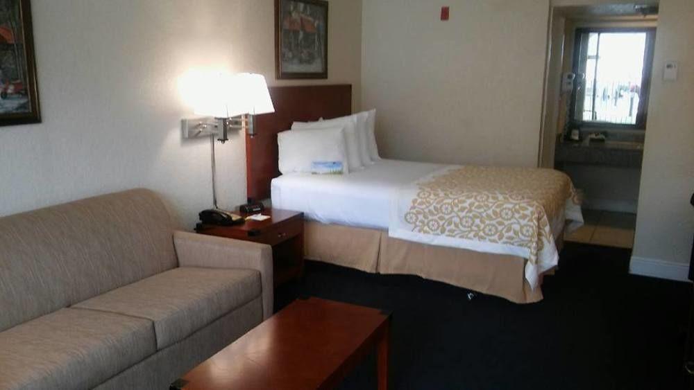 Days Inn & Suites By Wyndham Clermont Kültér fotó