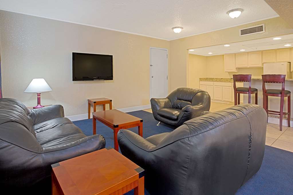 Days Inn & Suites By Wyndham Clermont Szoba fotó