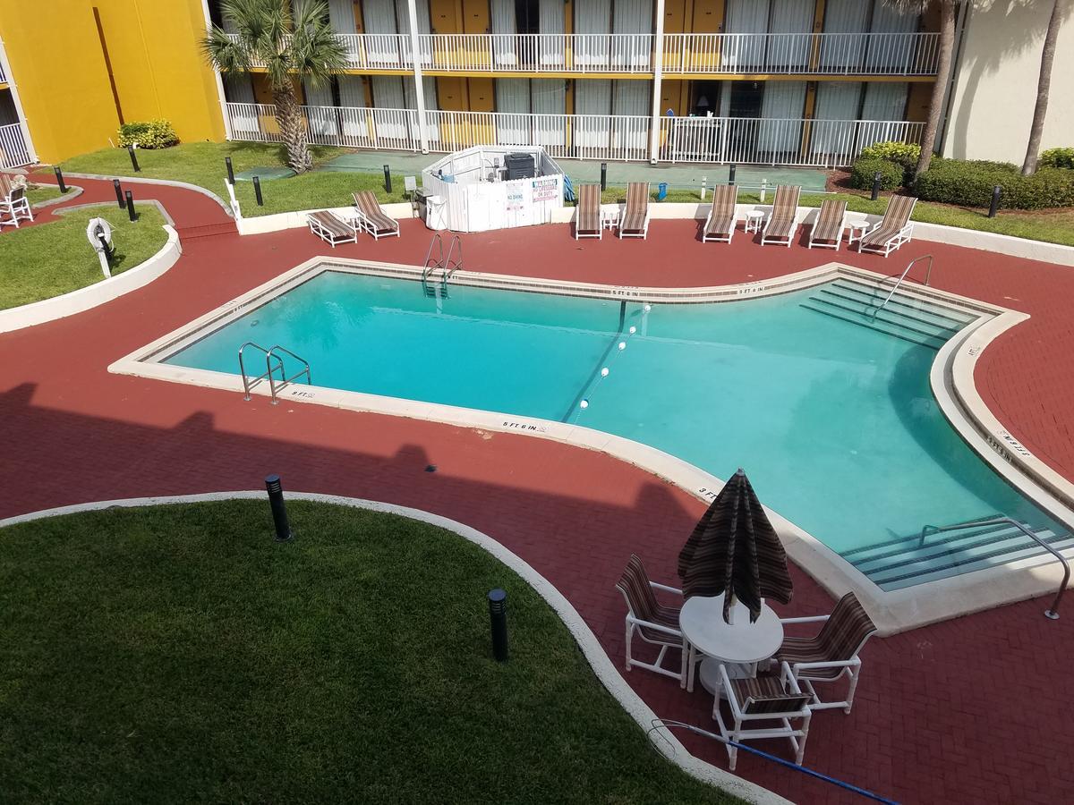 Days Inn & Suites By Wyndham Clermont Kültér fotó