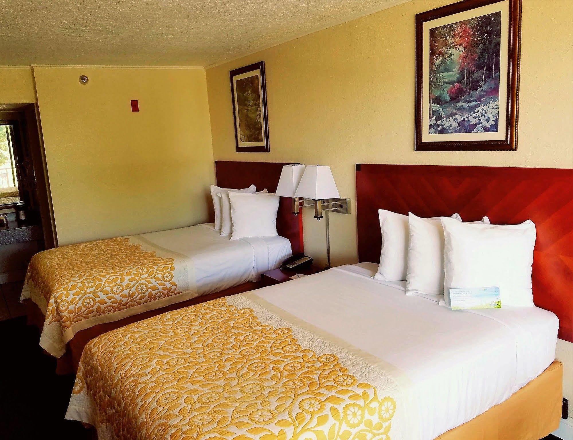 Days Inn & Suites By Wyndham Clermont Kültér fotó