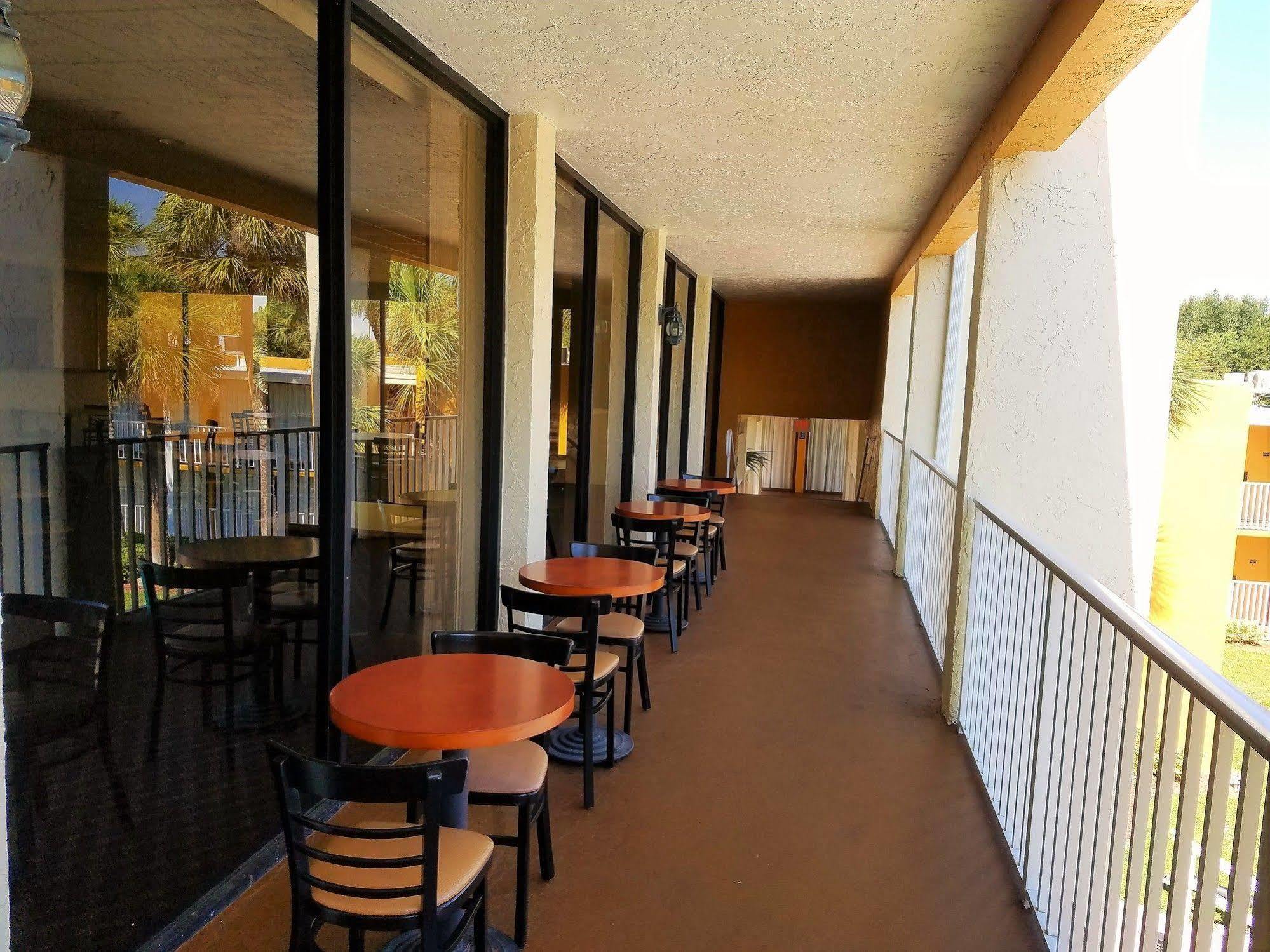 Days Inn & Suites By Wyndham Clermont Kültér fotó