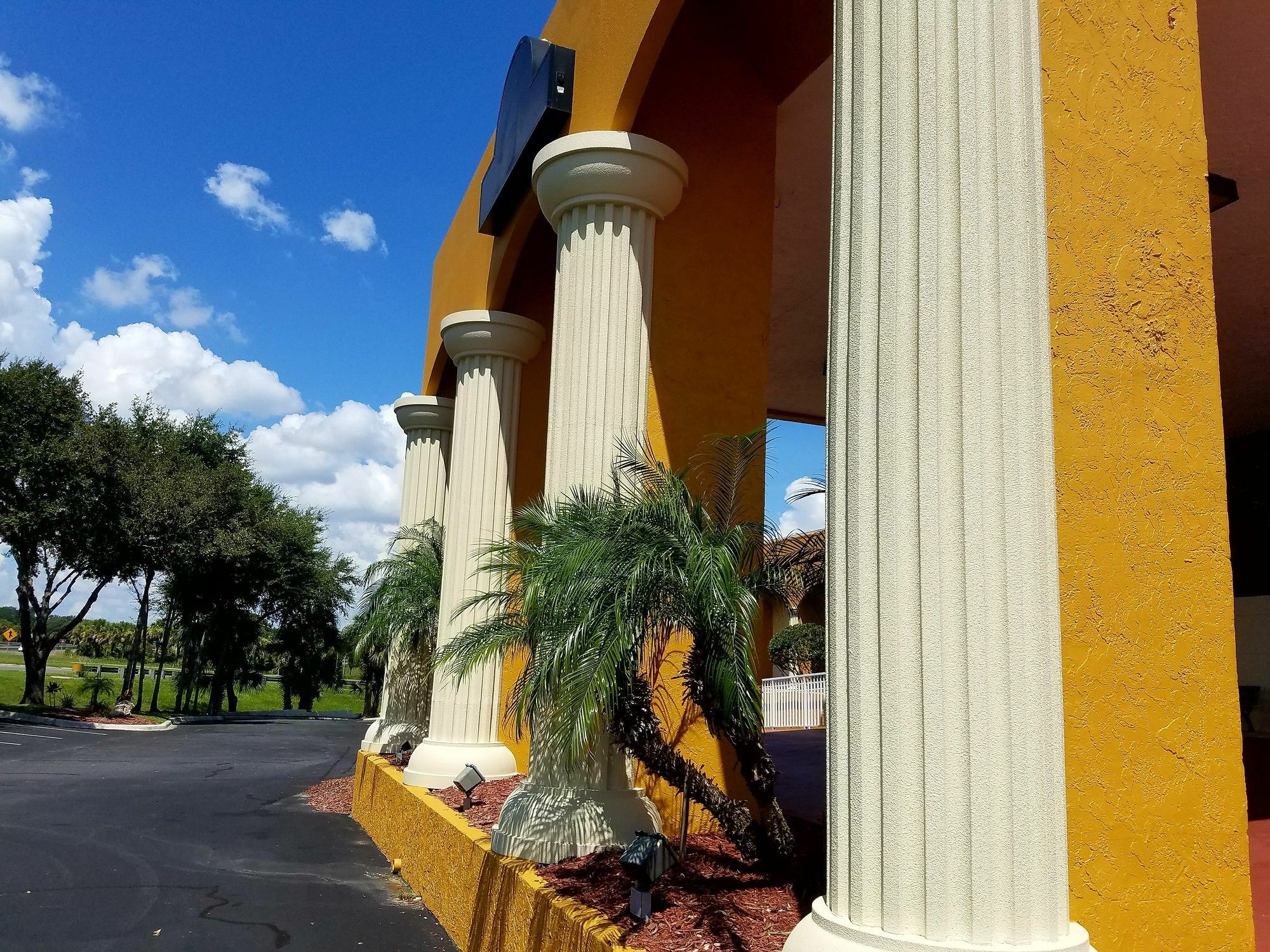 Days Inn & Suites By Wyndham Clermont Kültér fotó